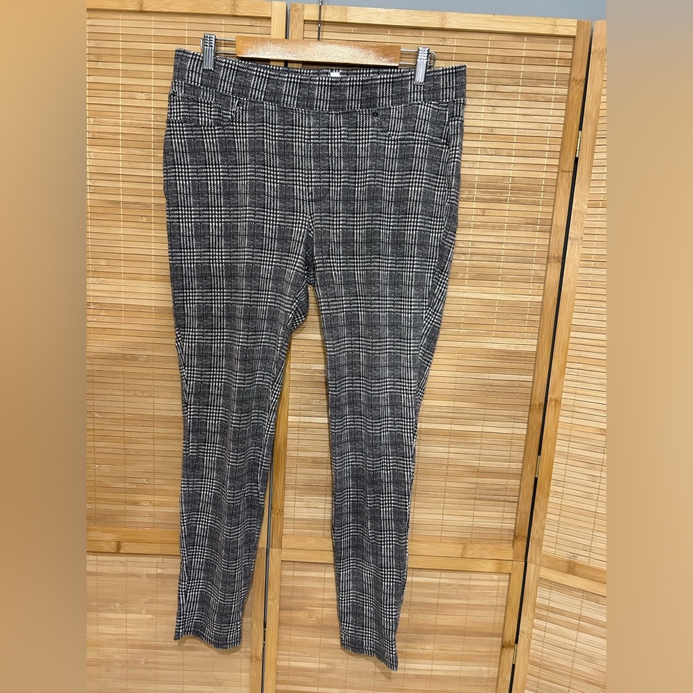 Seven7 stretchy black white plaid skinny pull on pants slacks woman’s size large